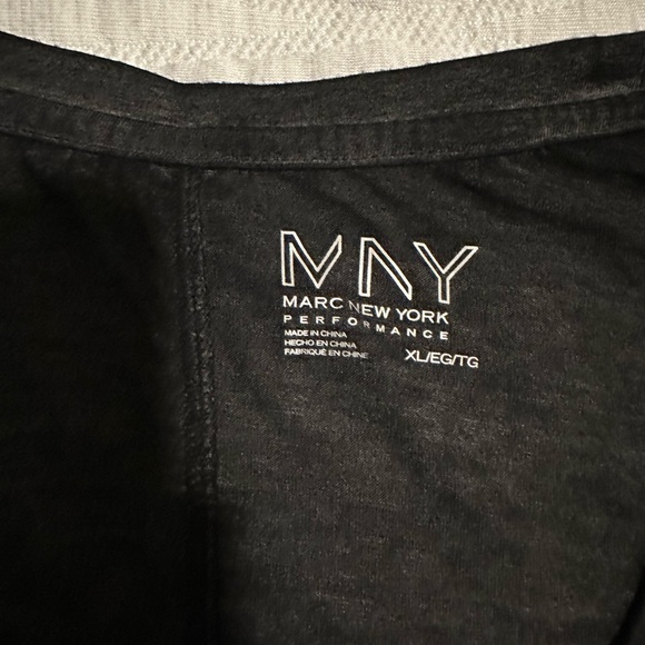 Marc New York 🎃Athletic performance top - Picture 3 of 3